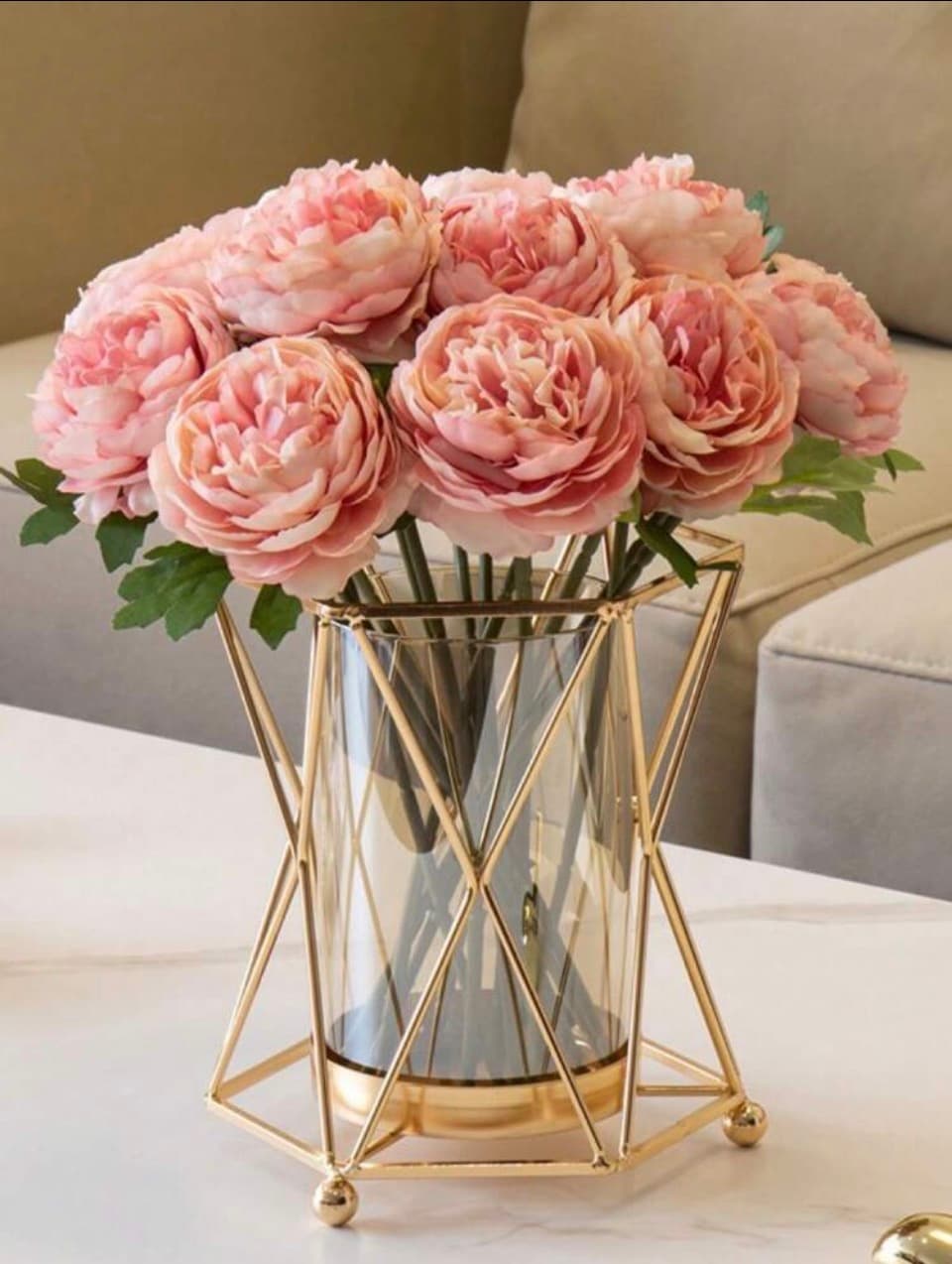 Roses in Gold Centrepiece